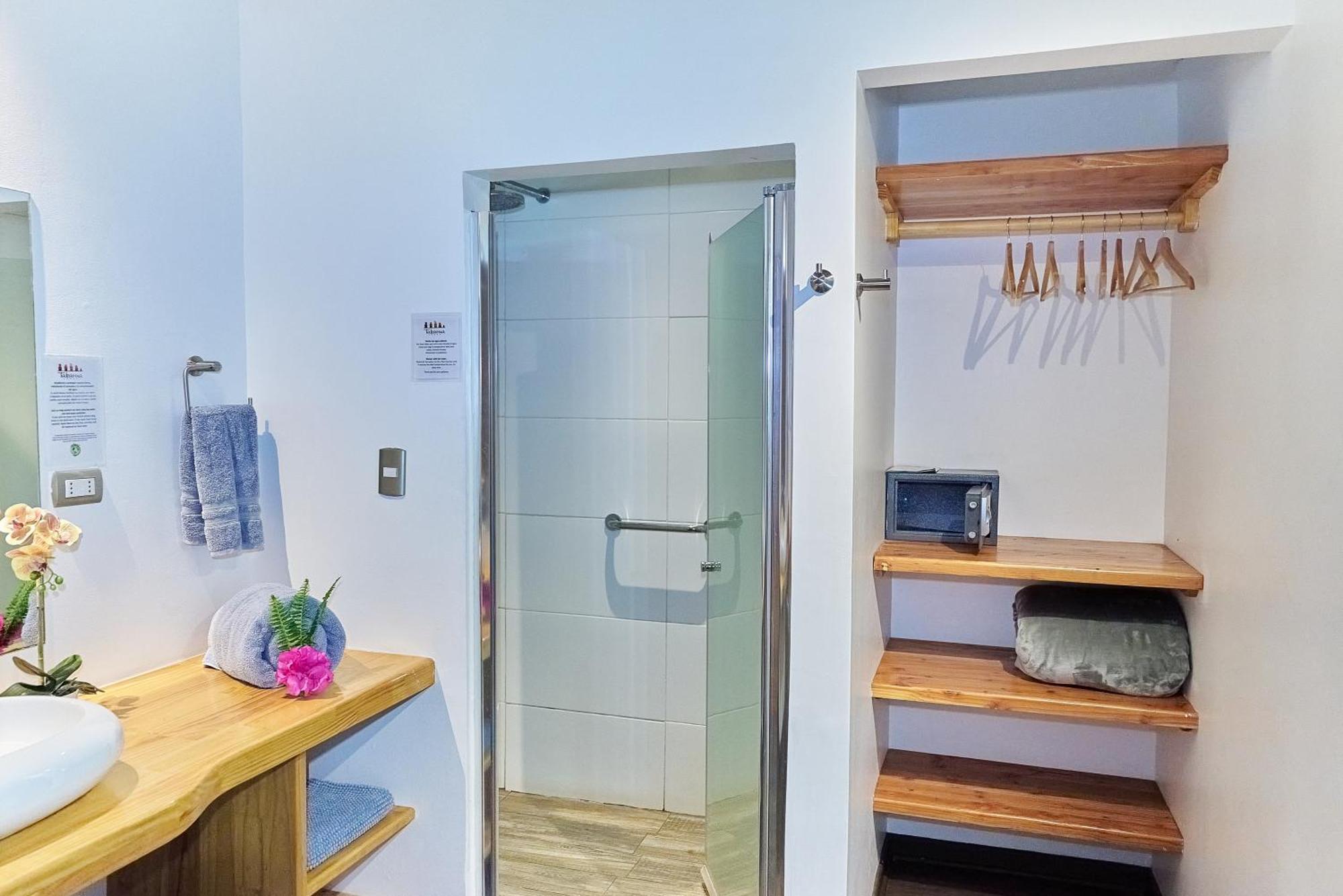 Takarua Lodge Hanga Roa Ngoại thất bức ảnh
