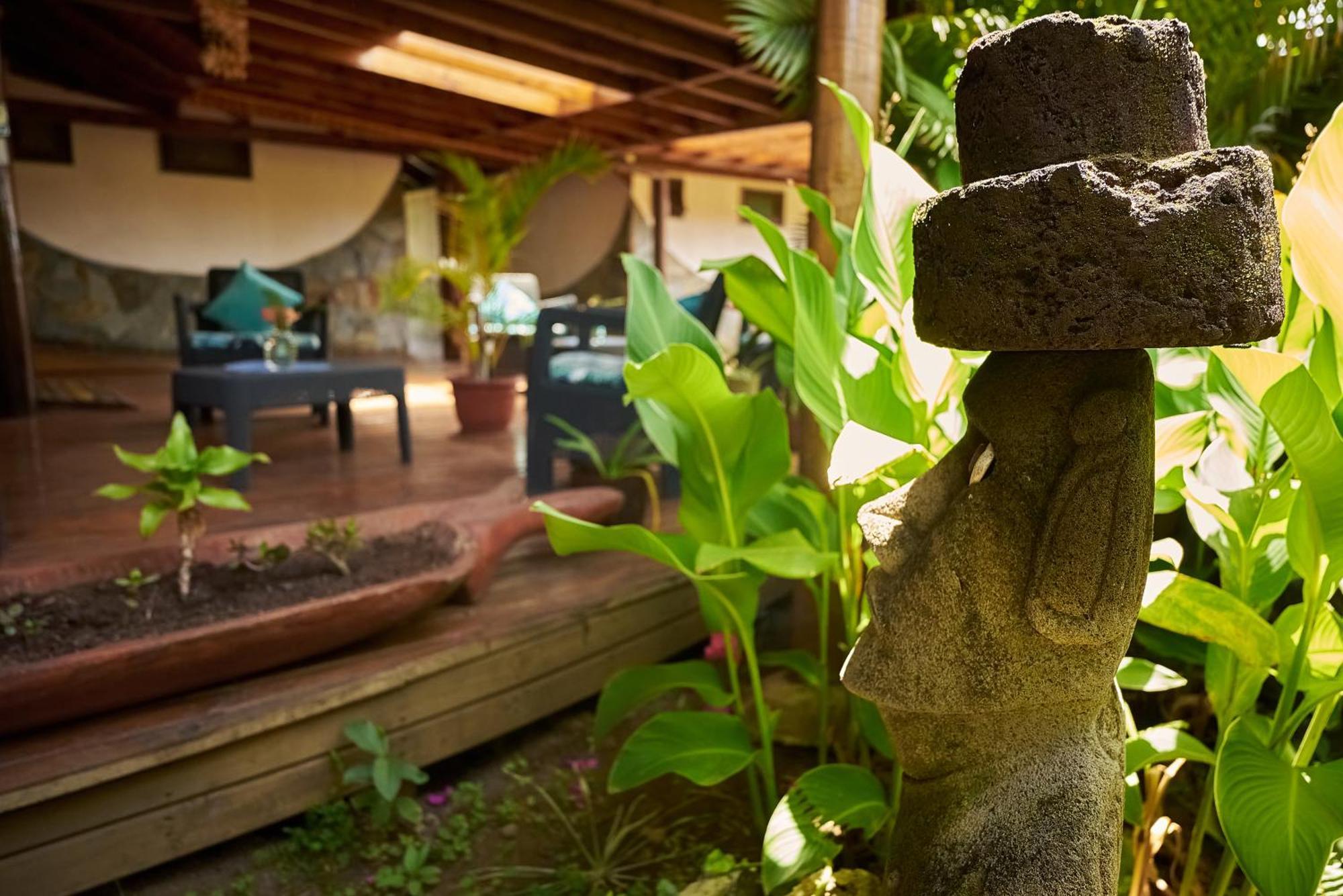 Takarua Lodge Hanga Roa Ngoại thất bức ảnh