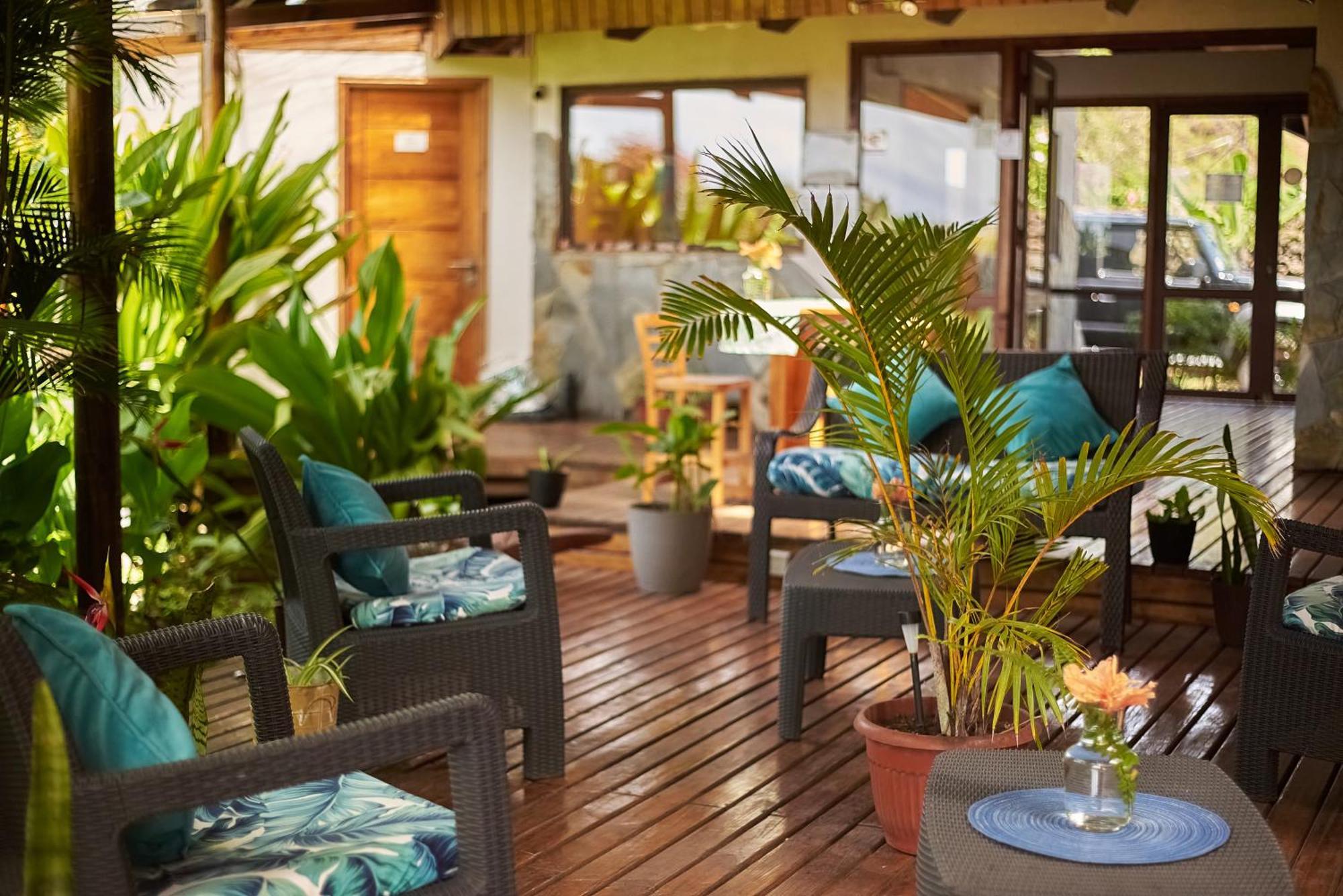 Takarua Lodge Hanga Roa Ngoại thất bức ảnh