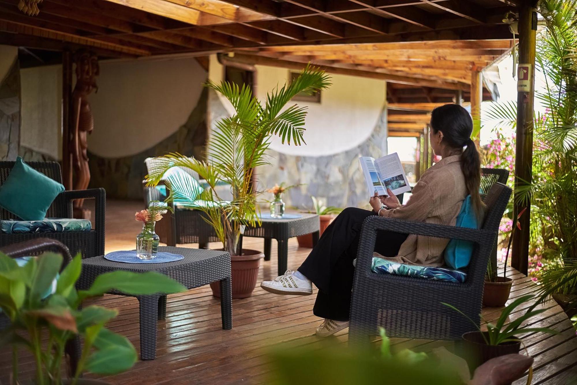Takarua Lodge Hanga Roa Ngoại thất bức ảnh
